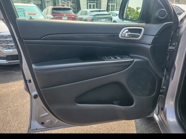Used 2020 Jeep Grand Cherokee Altitude AWD/4WD image 24