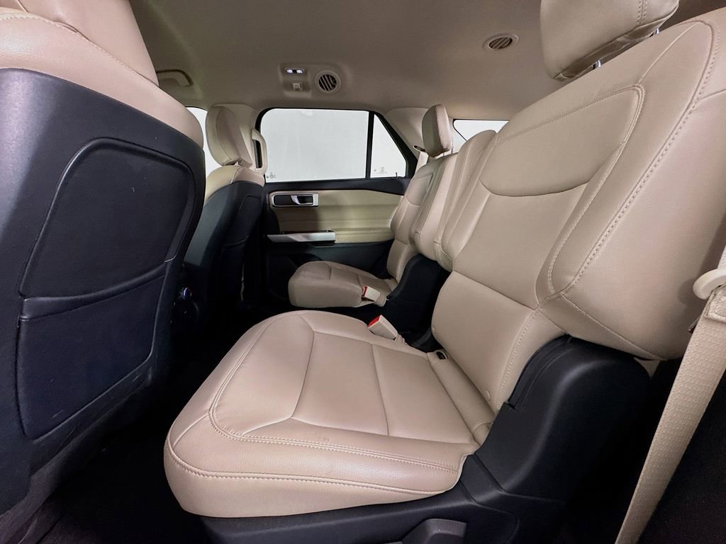 Used 2020 Ford Explorer XLT w/ Equipment Group 202A image 30