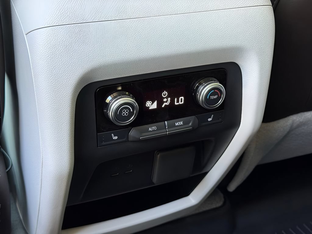 New 2026 GMC Acadia Denali w/ Super Cruise Package FWD image 17