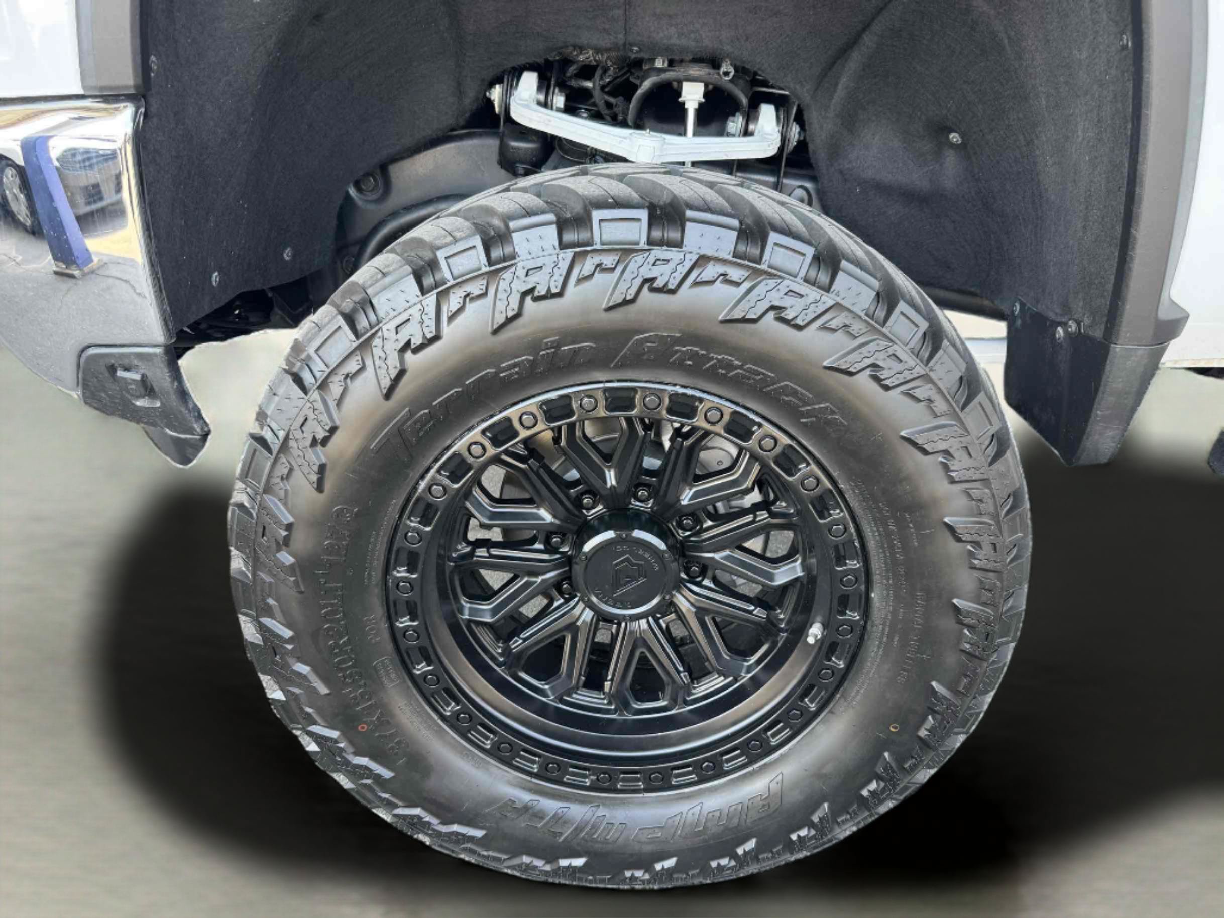 Used 2024 Chevrolet Silverado 2500 LT AWD/4WD image 19