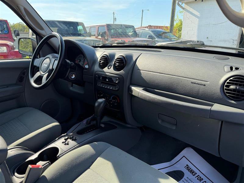 Used 2007 Jeep Liberty Sport AWD/4WD image 13