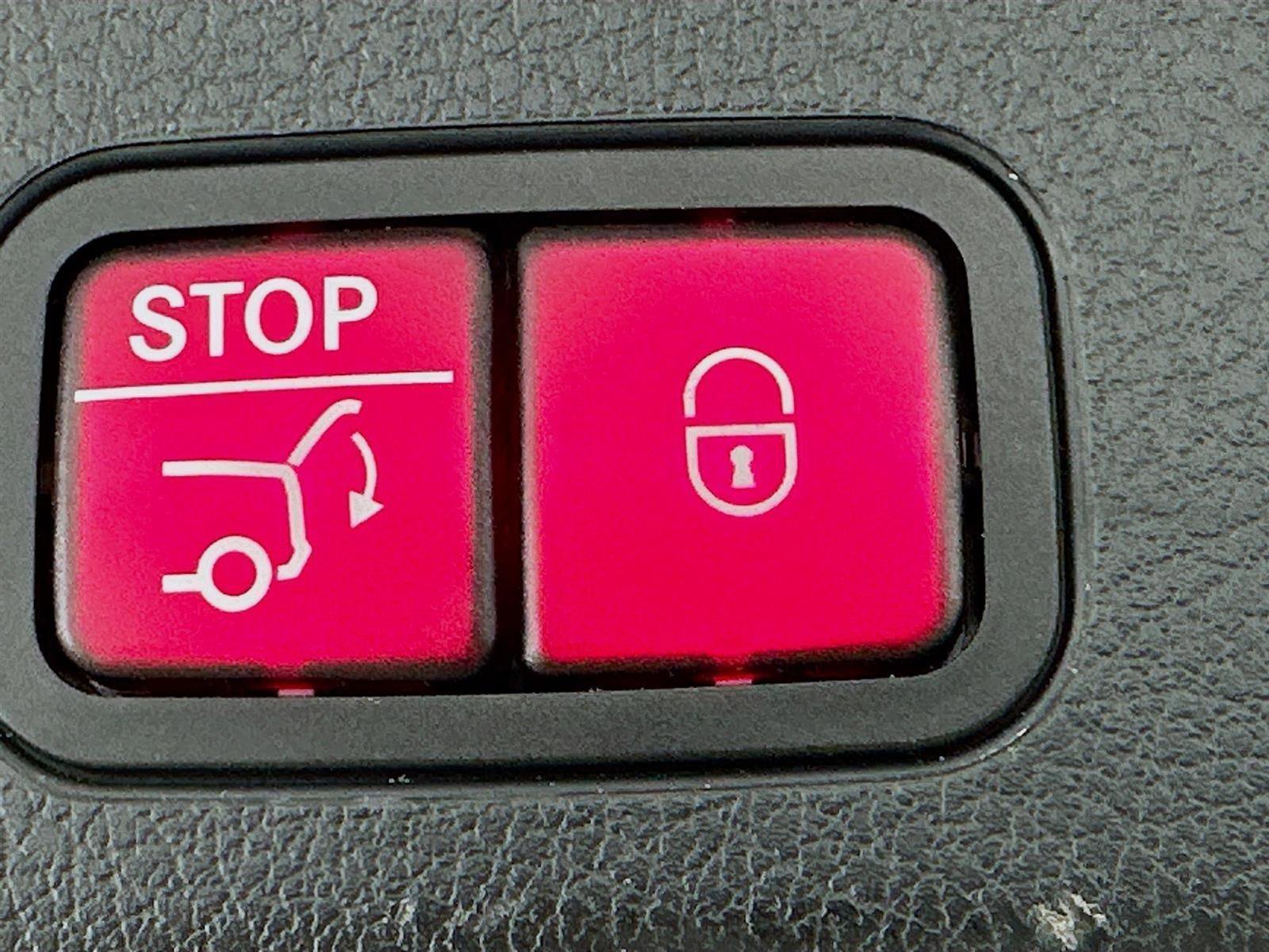 Used 2020 Mercedes-Benz GLB 250 4MATIC image 32