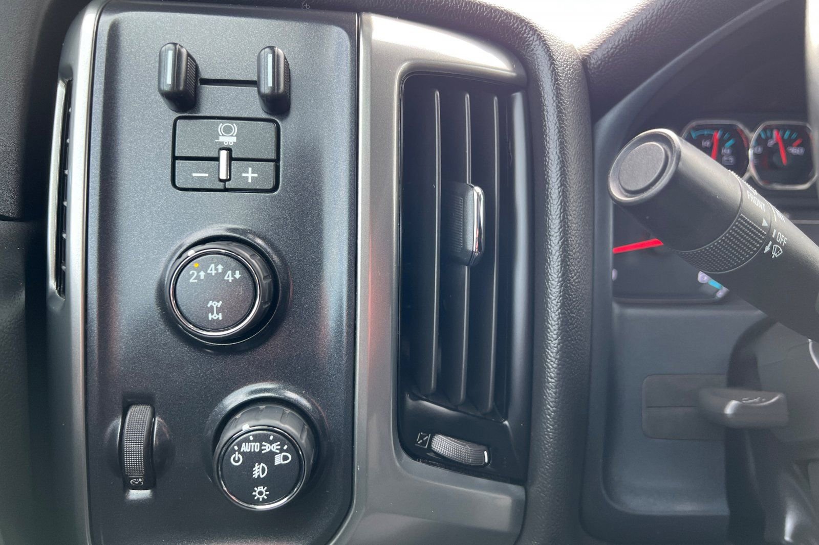 Used 2019 Chevrolet Silverado 3500 LT w/ All-Star Edition image 38