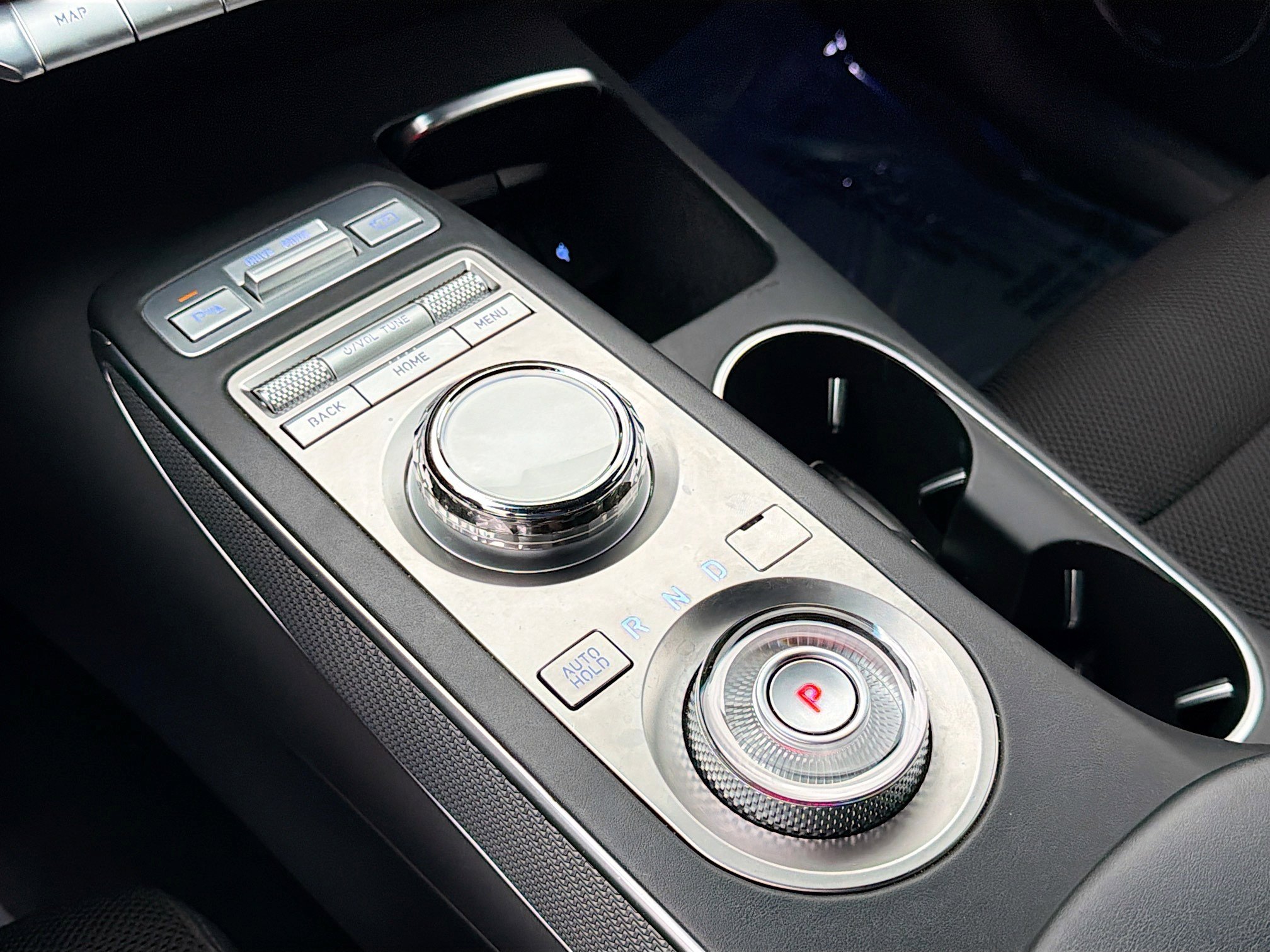 Used 2024 Genesis GV70 2.5T w/ Sport Prestige Package image 29