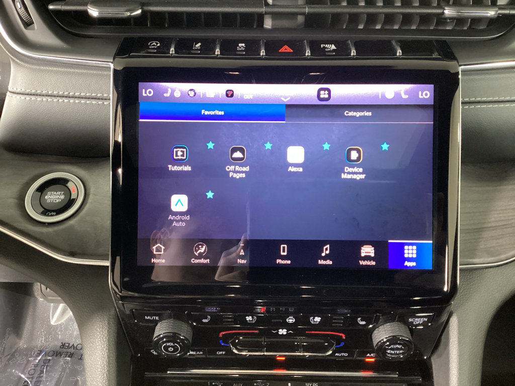 Used 2023 Jeep Grand Cherokee Overland AWD/4WD image 29