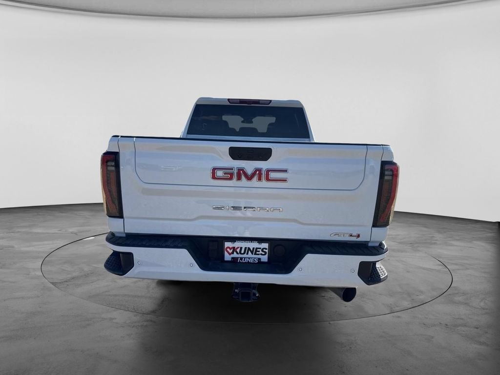 Used 2025 GMC Sierra 2500 AT4 AWD/4WD image 14