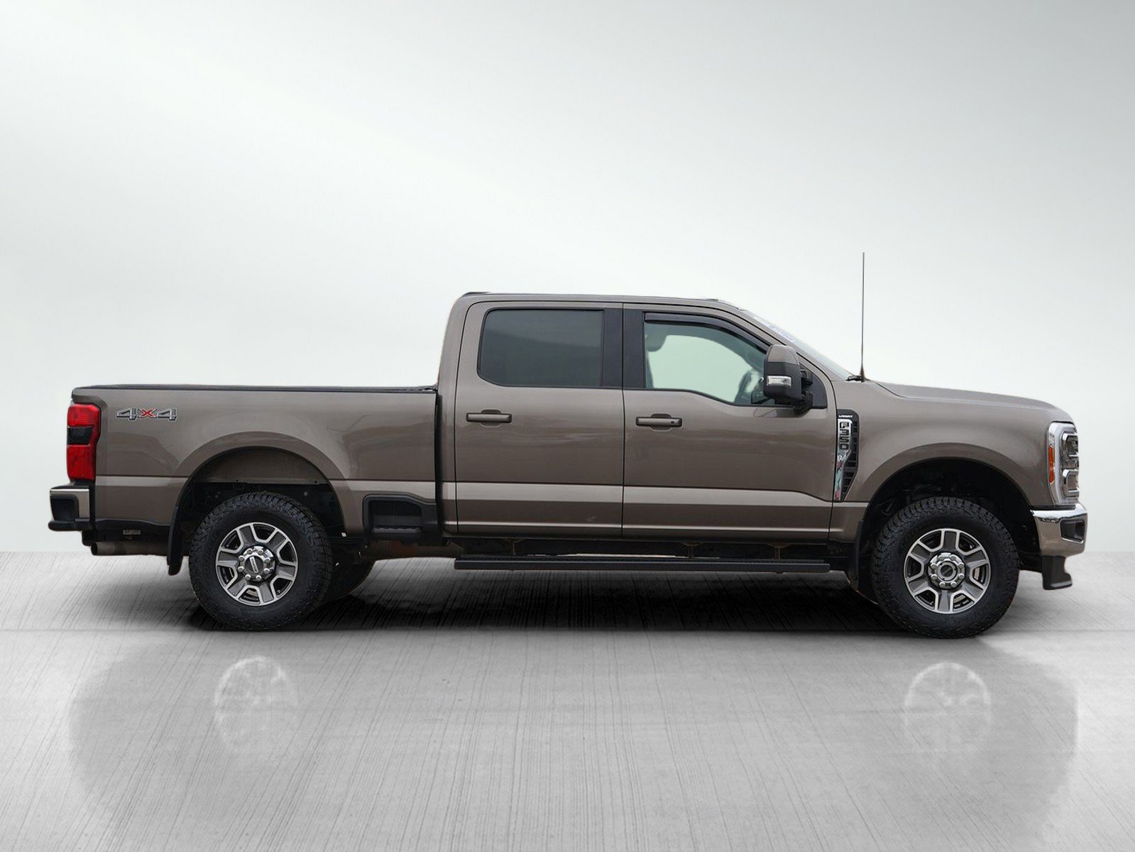 Used 2023 Ford F350 Lariat image 8