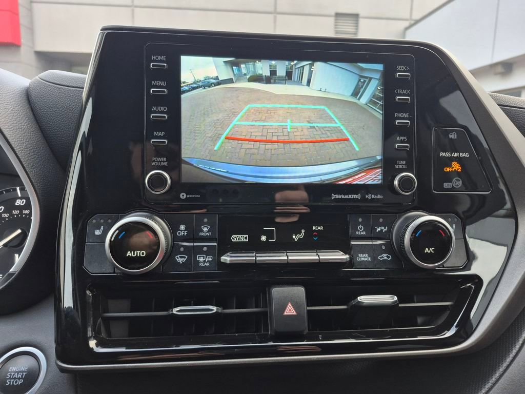 Used 2020 Toyota Highlander XLE image 20