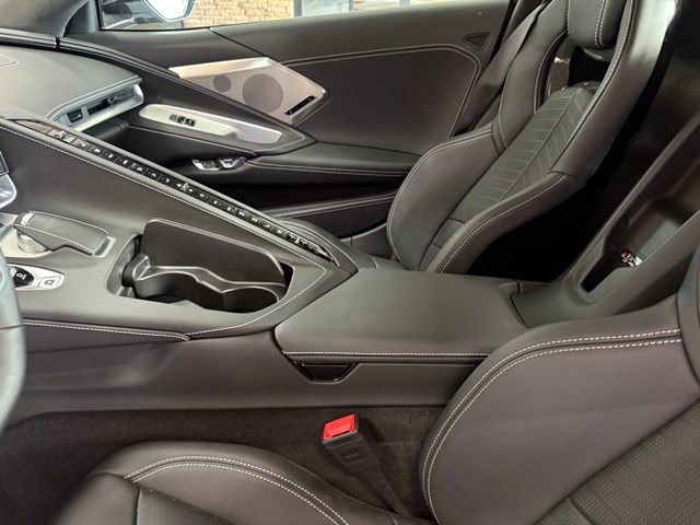 Used 2025 Chevrolet Corvette Stingray Premium Conv w/ Z51 Performance Package RWD image 23