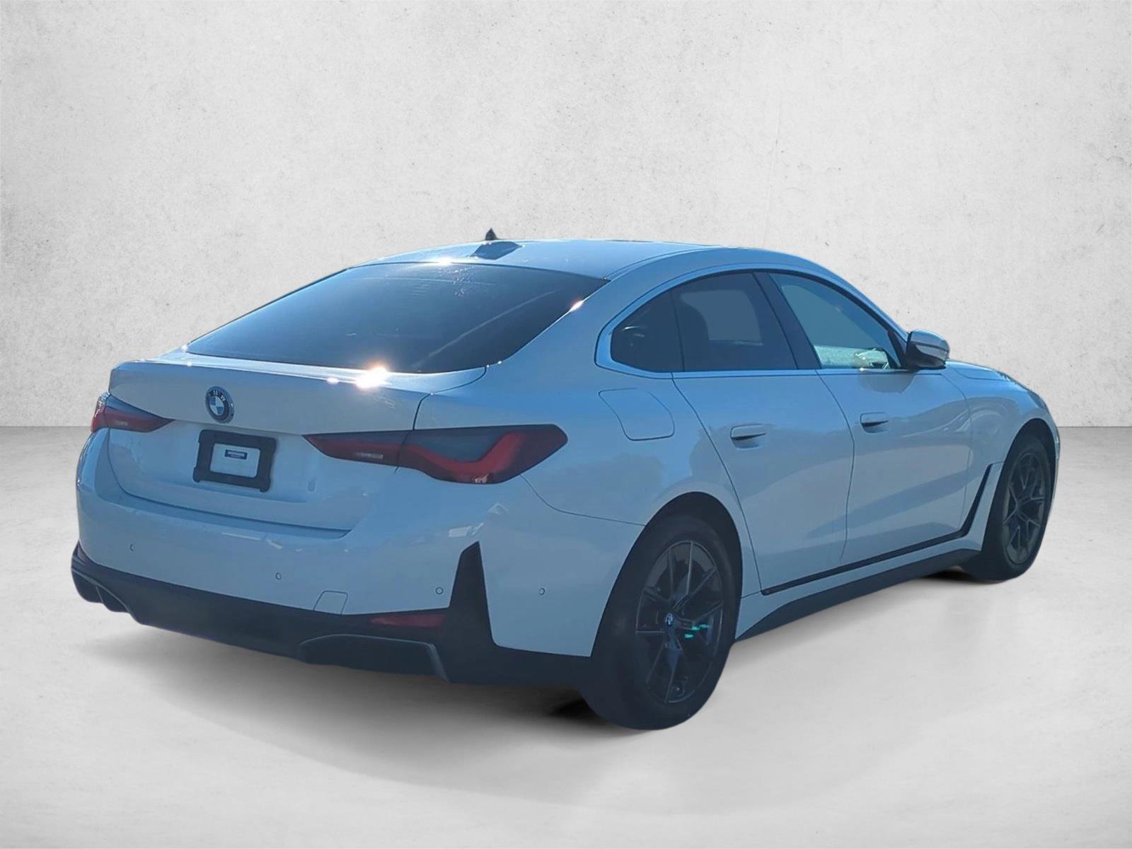 Used 2023 BMW i4 eDrive35 w/ Premium Package RWD image 5