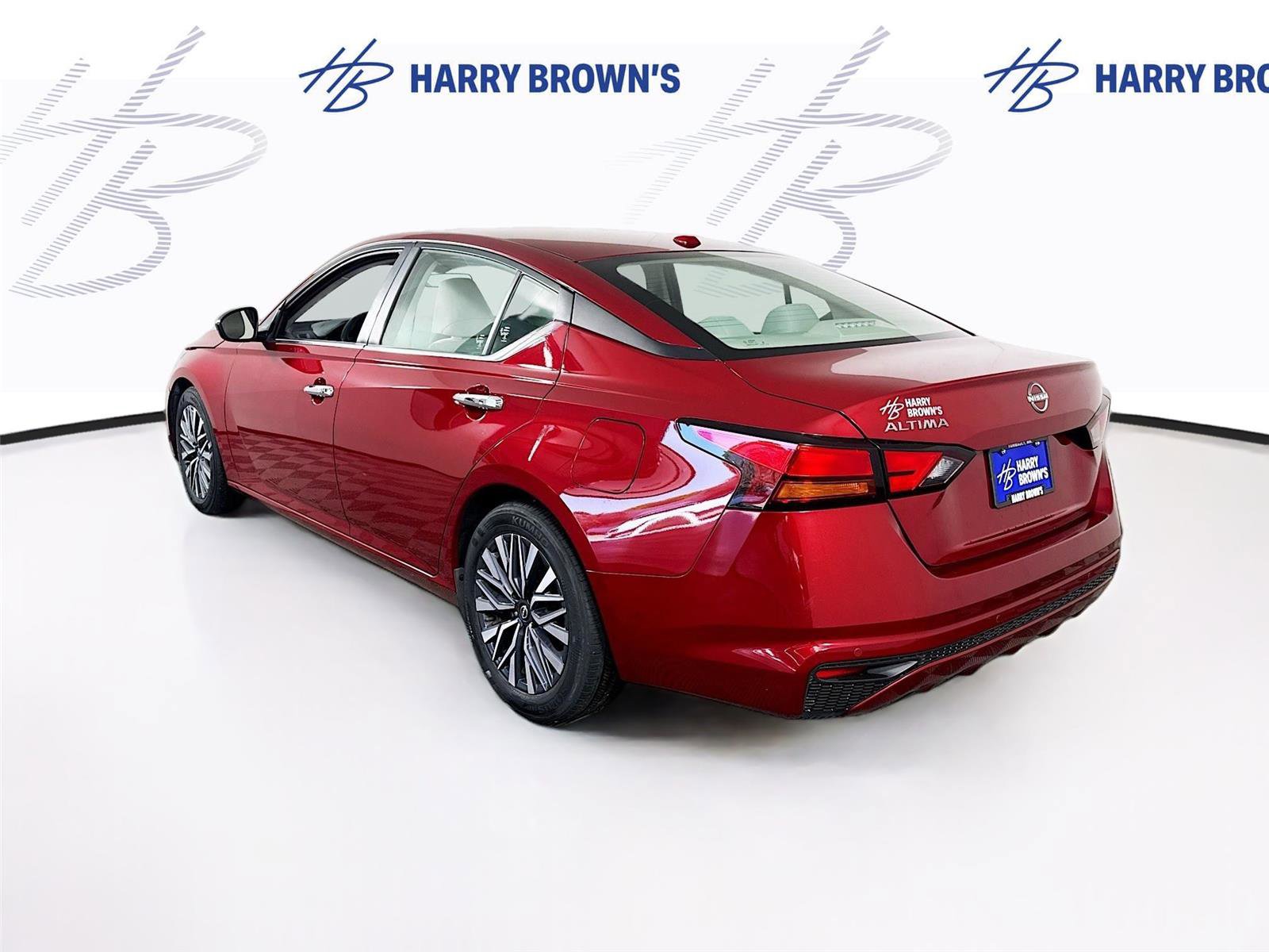 Used 2025 Nissan Altima 2.5 SV FWD image 26