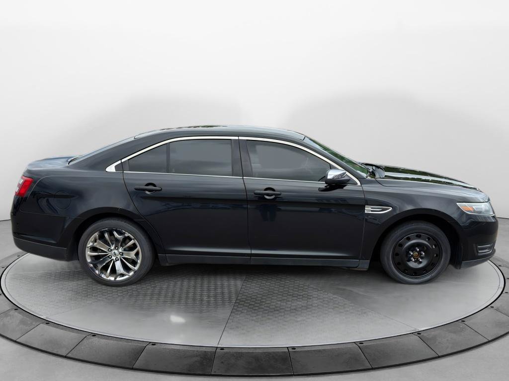 Used 2016 Ford Taurus Limited FWD image 5