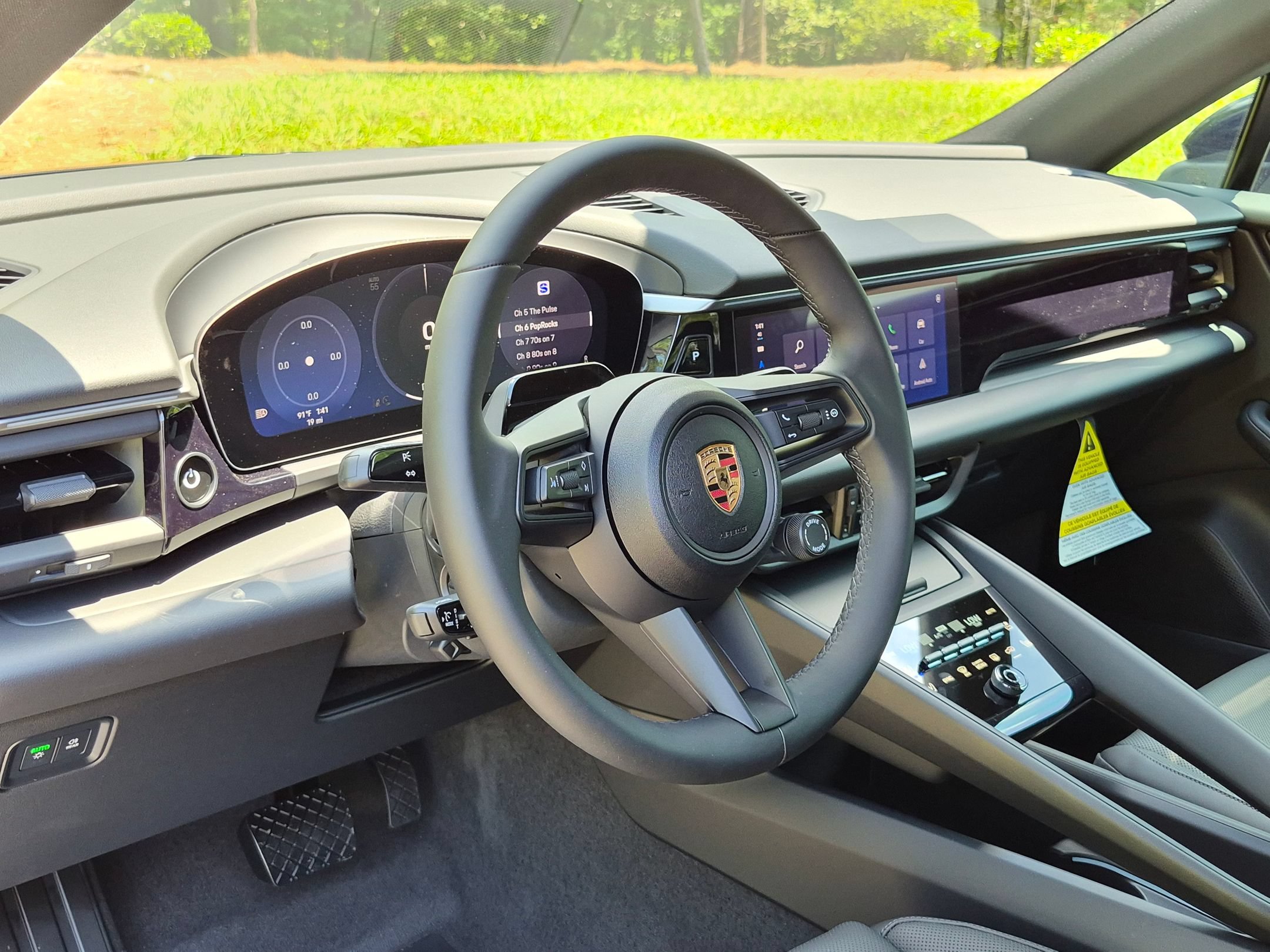 New 2026 Porsche Macan Turbo Electric RWD image 4