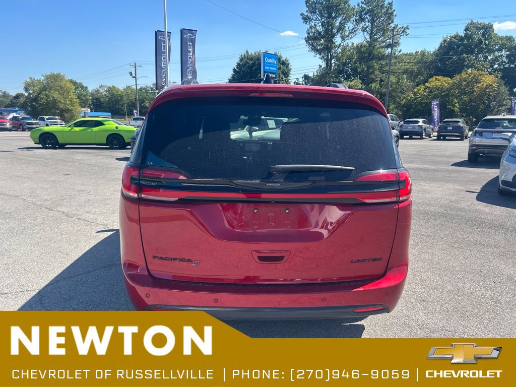 Used 2025 Chrysler Pacifica Limited FWD image 15