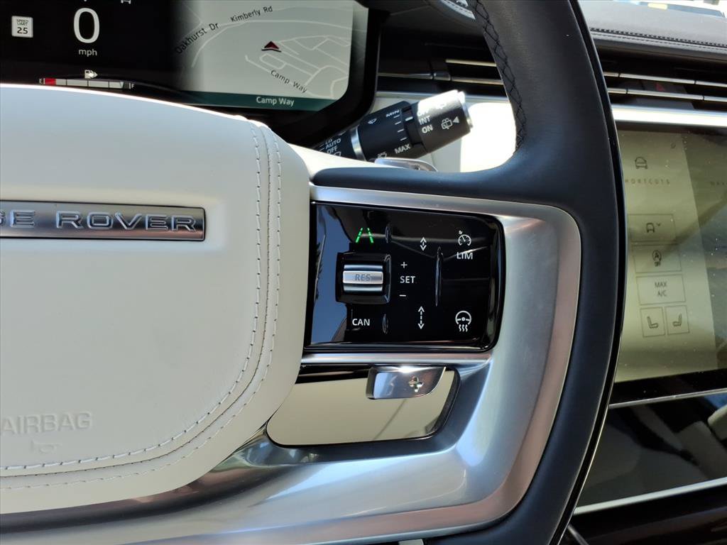 Certified 2025 Land Rover Range Rover SE AWD/4WD image 17