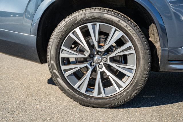 Used 2021 Volvo XC90 T6 Momentum w/ Climate Package AWD/4WD image 14