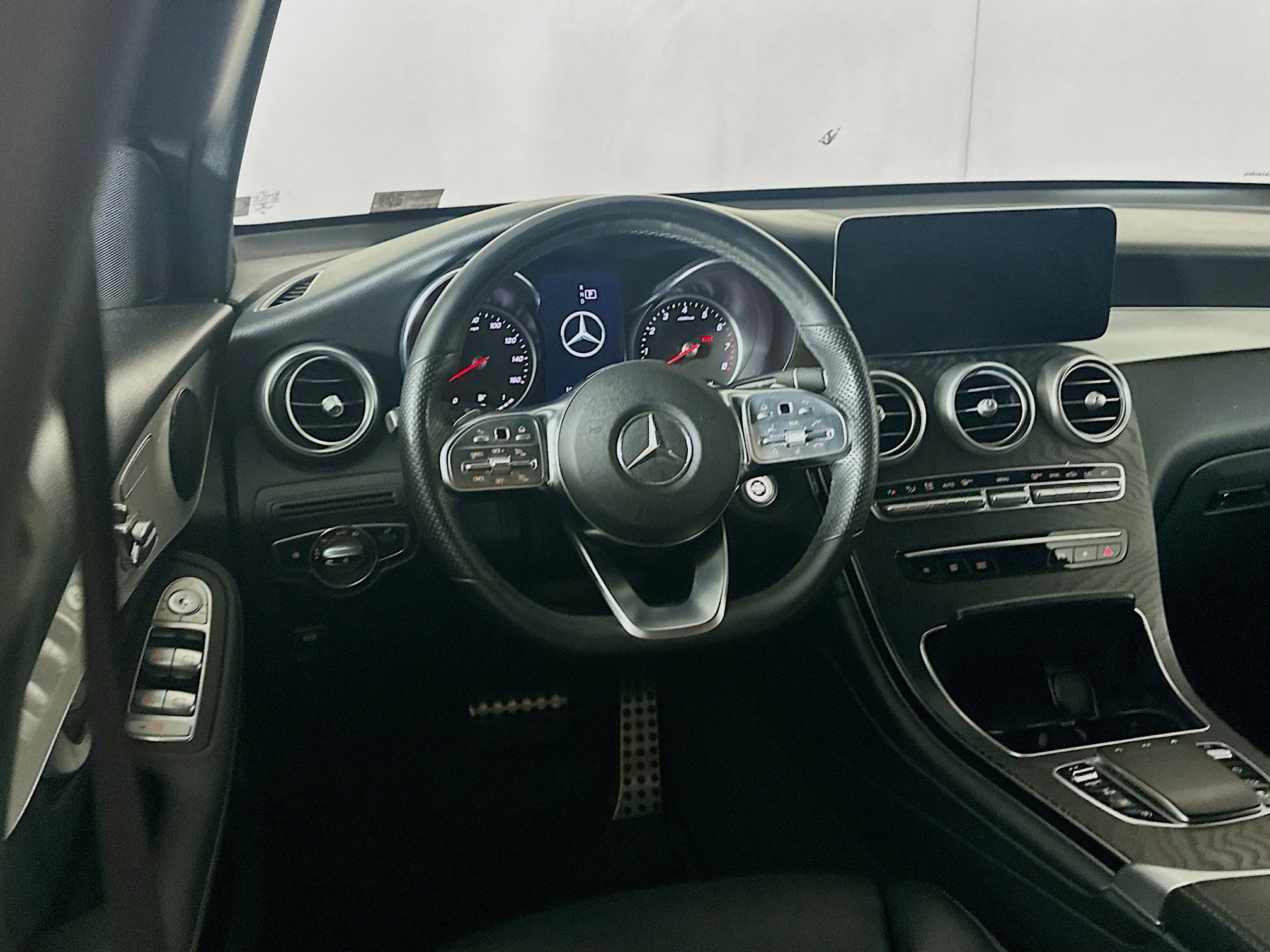 Used 2022 Mercedes-Benz GLC 300 image 17