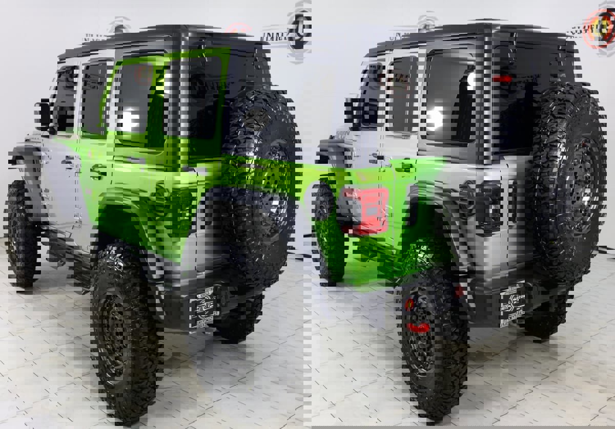 Used 2025 Jeep Wrangler Unlimited Rubicon image 4