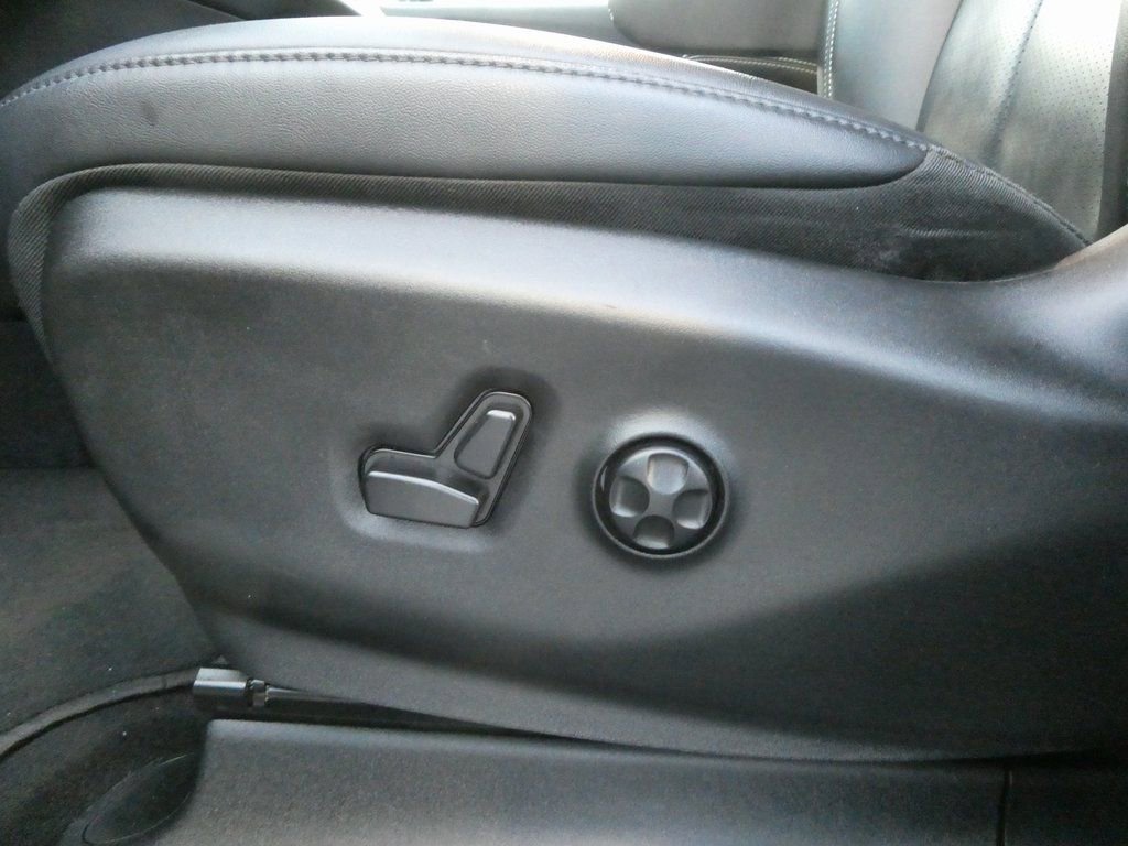 Used 2025 Chrysler Pacifica Select image 10