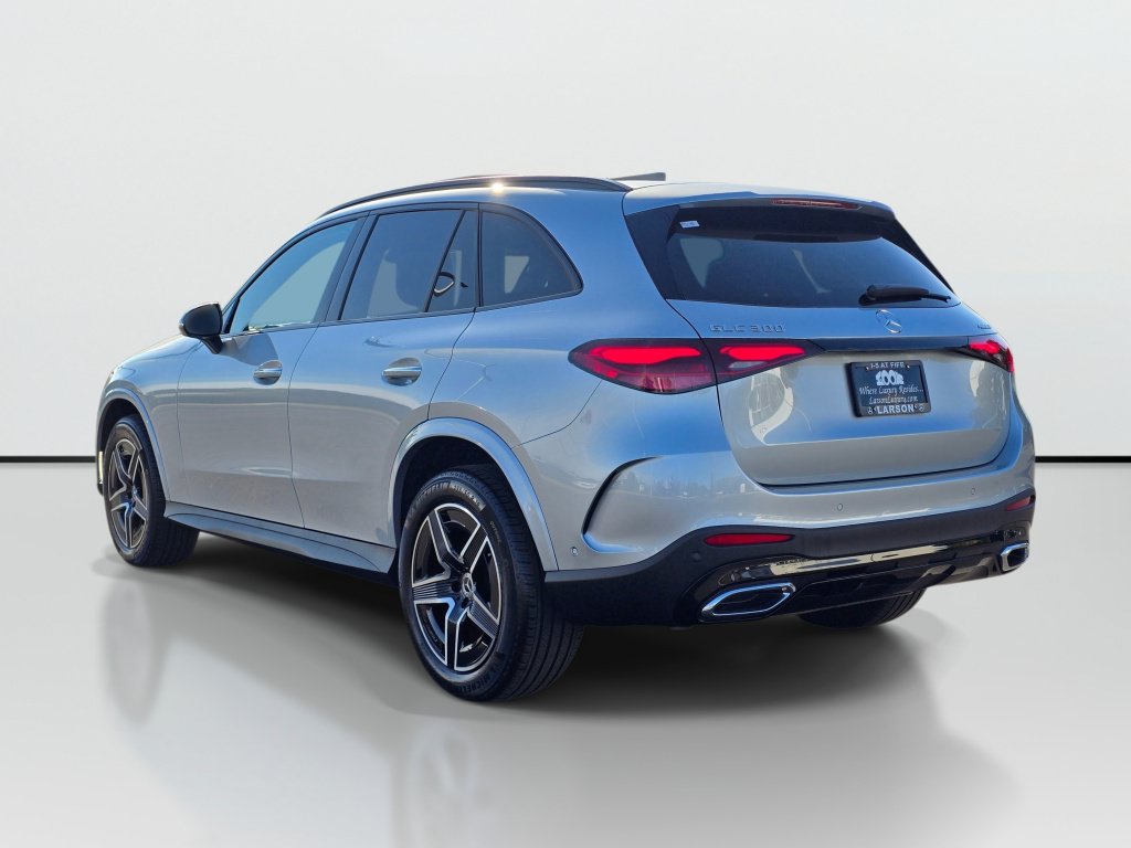 Used 2026 Mercedes-Benz GLC 300 4MATIC image 3