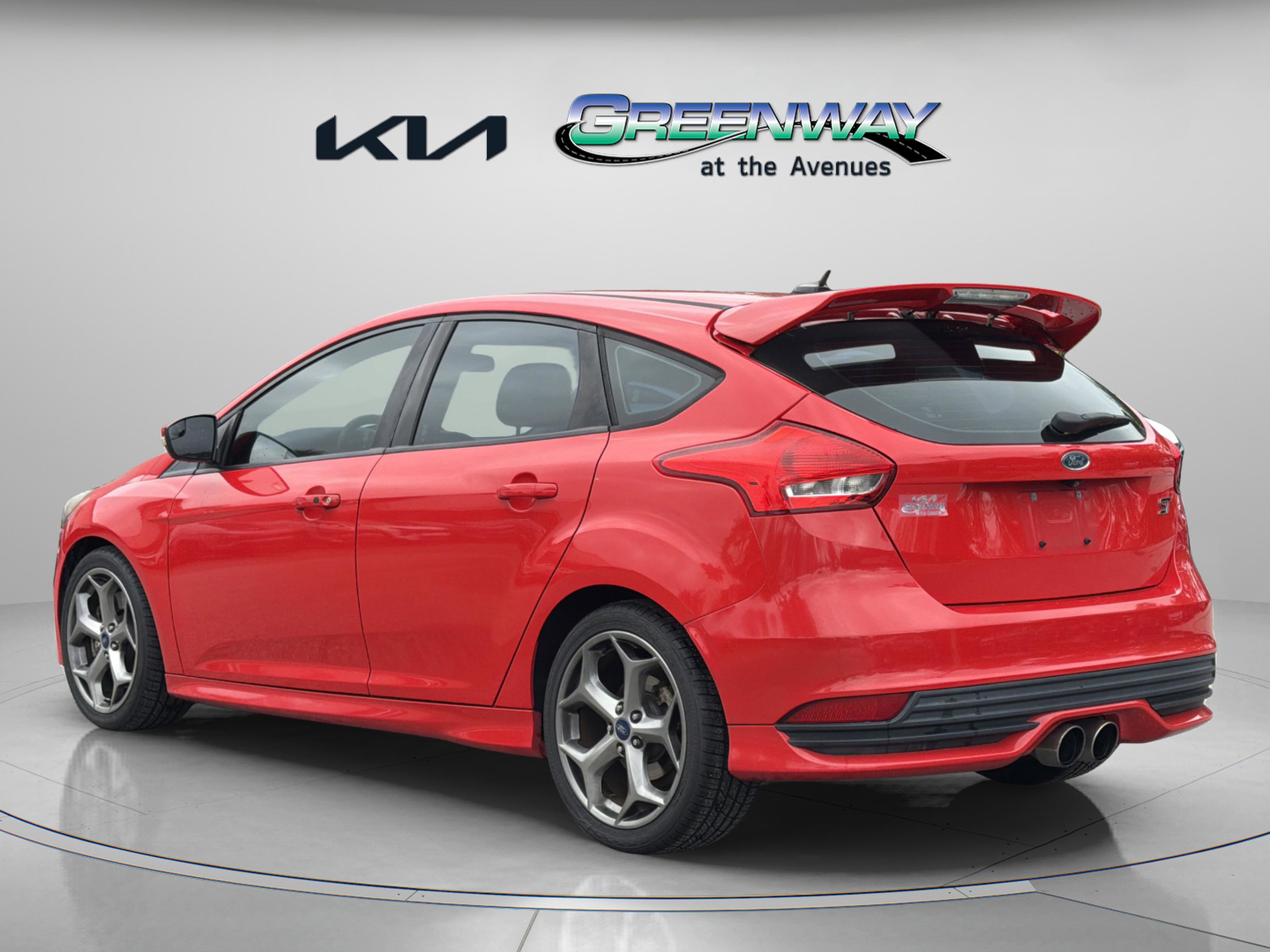 Used 2016 Ford Focus ST FWD image 5
