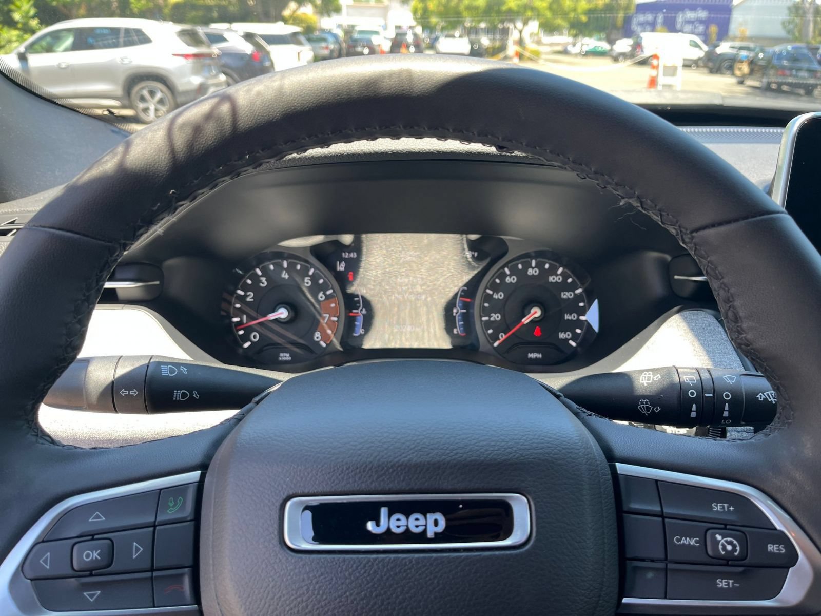 Used 2025 Jeep Compass Latitude AWD/4WD image 27