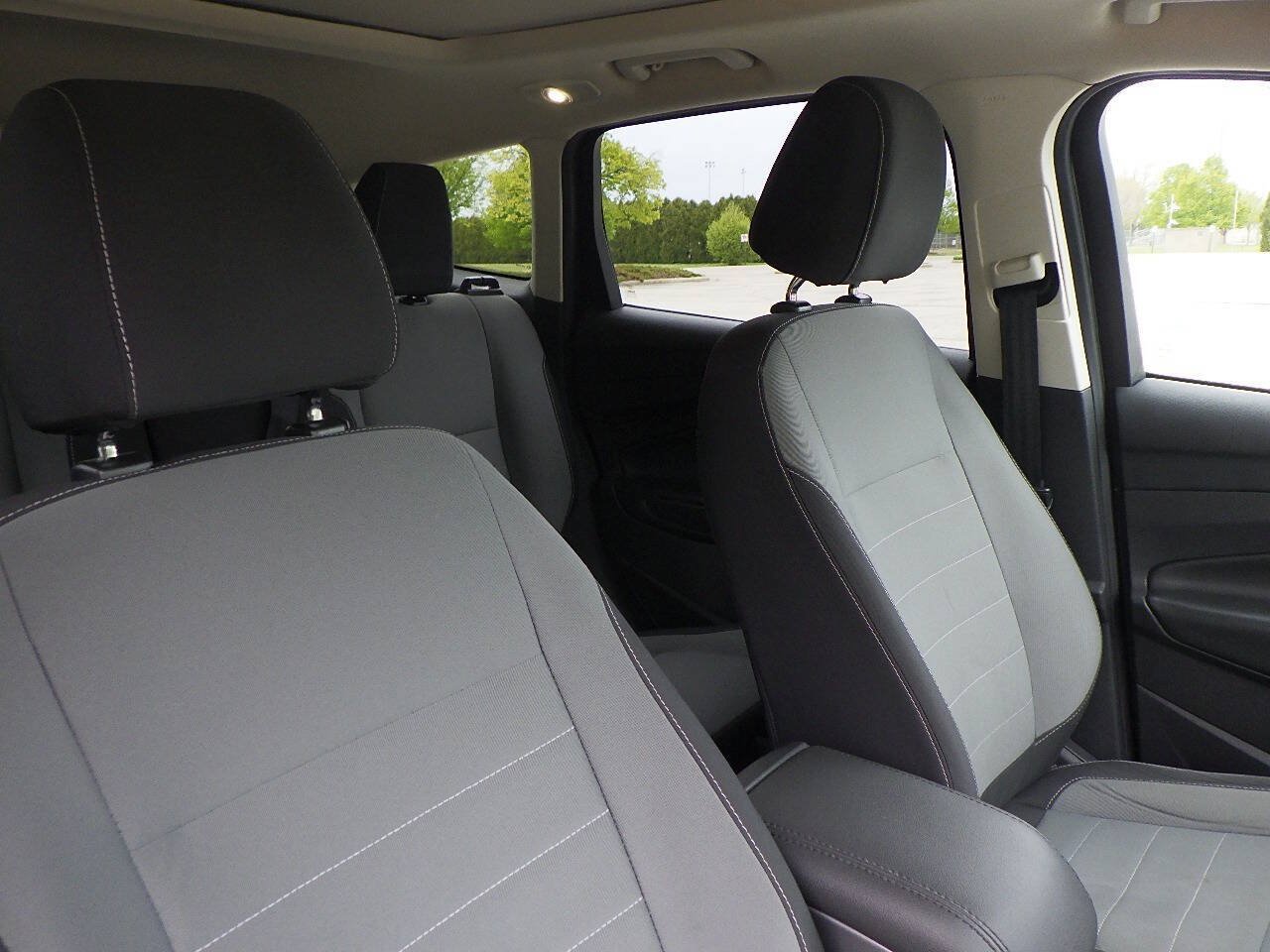 Used 2016 Ford Escape SE FWD image 15