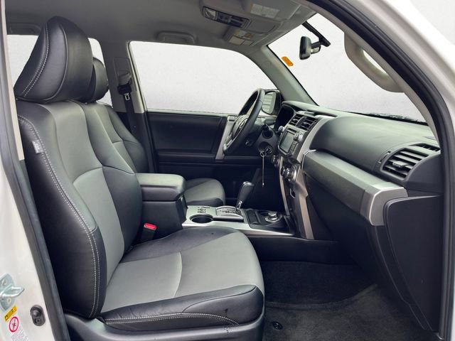Used 2018 Toyota 4Runner SR5 Premium image 18