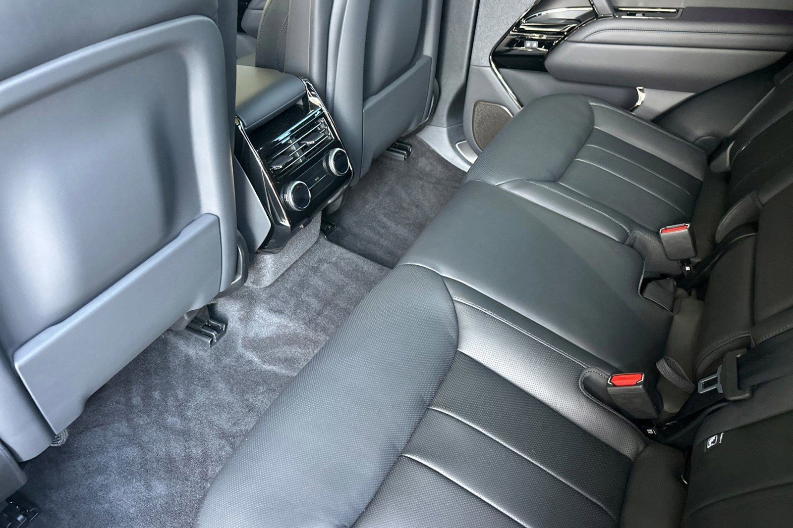 New 2026 Land Rover Range Rover Sport Autobiography AWD/4WD image 22