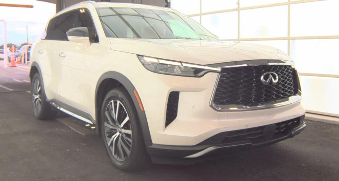 Certified 2023 INFINITI QX60 Sensory w/ Vision Package AWD/4WD image 4
