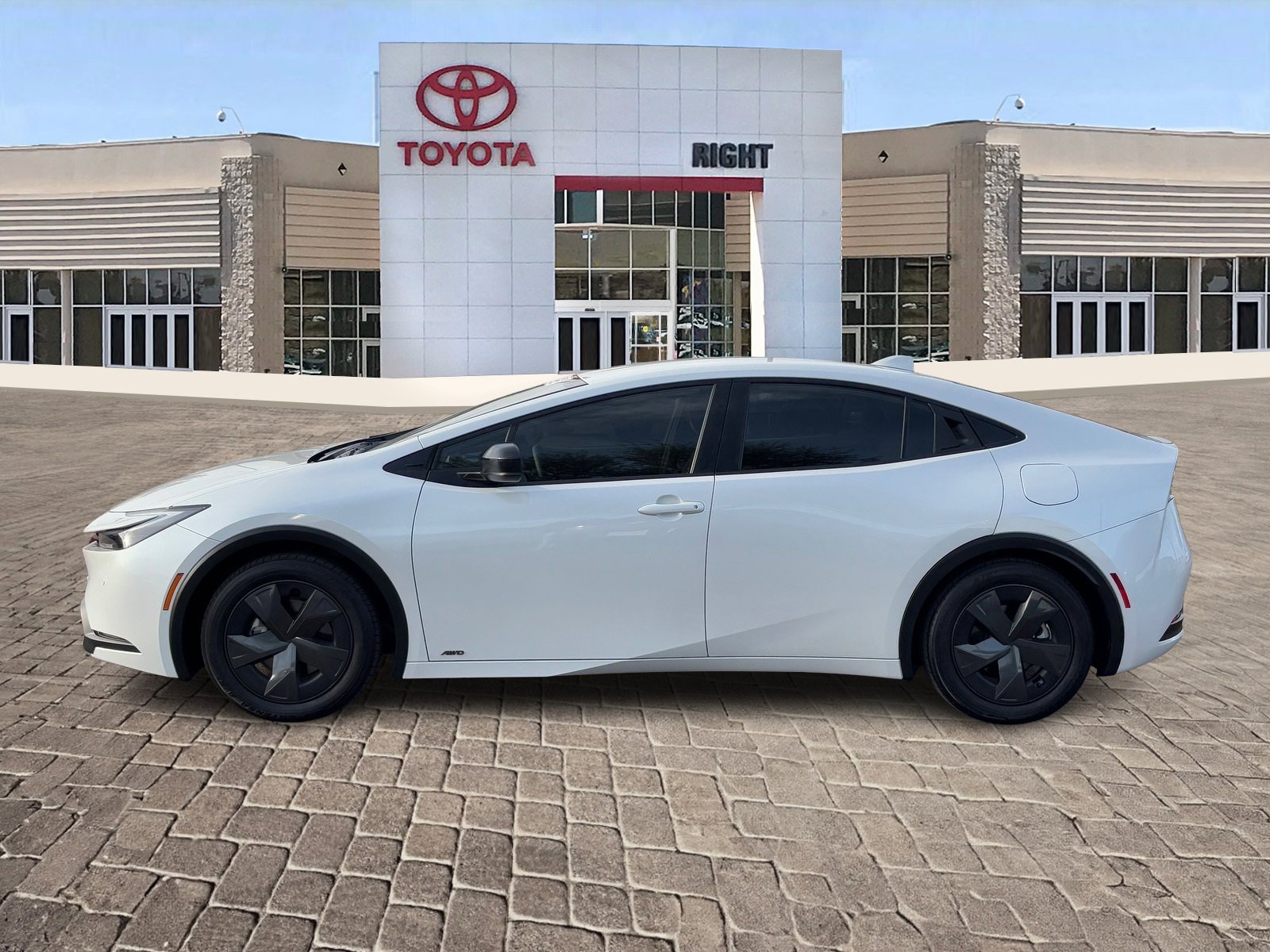 Used 2024 Toyota Prius LE image 4
