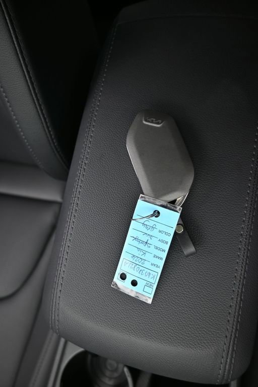 Used 2026 Kia Sportage EX w/ EX Panorama Roof Package image 33