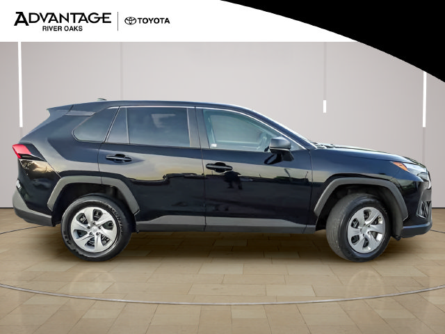 Used 2025 Toyota RAV4 LE FWD image 9