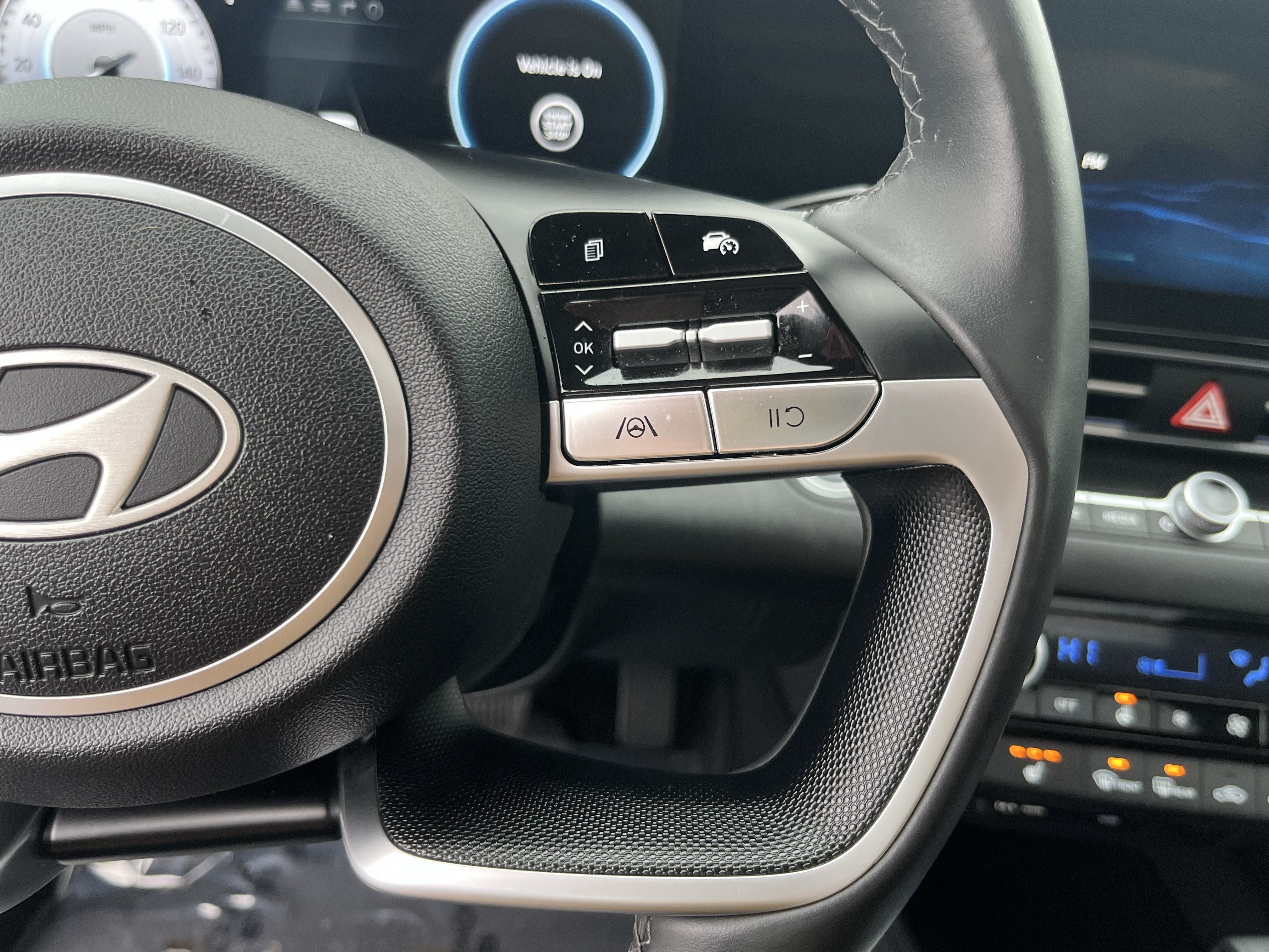Used 2025 Hyundai Elantra SEL FWD image 20