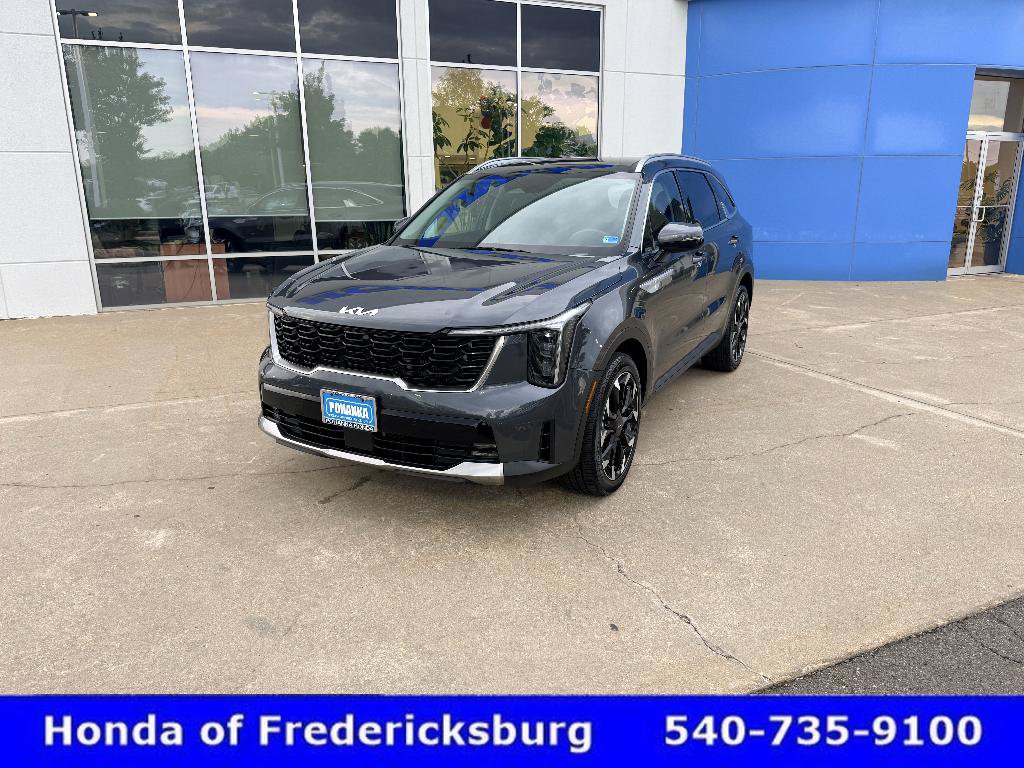Used 2025 Kia Sorento EX w/ Panoramic Sunroof Package FWD image 2
