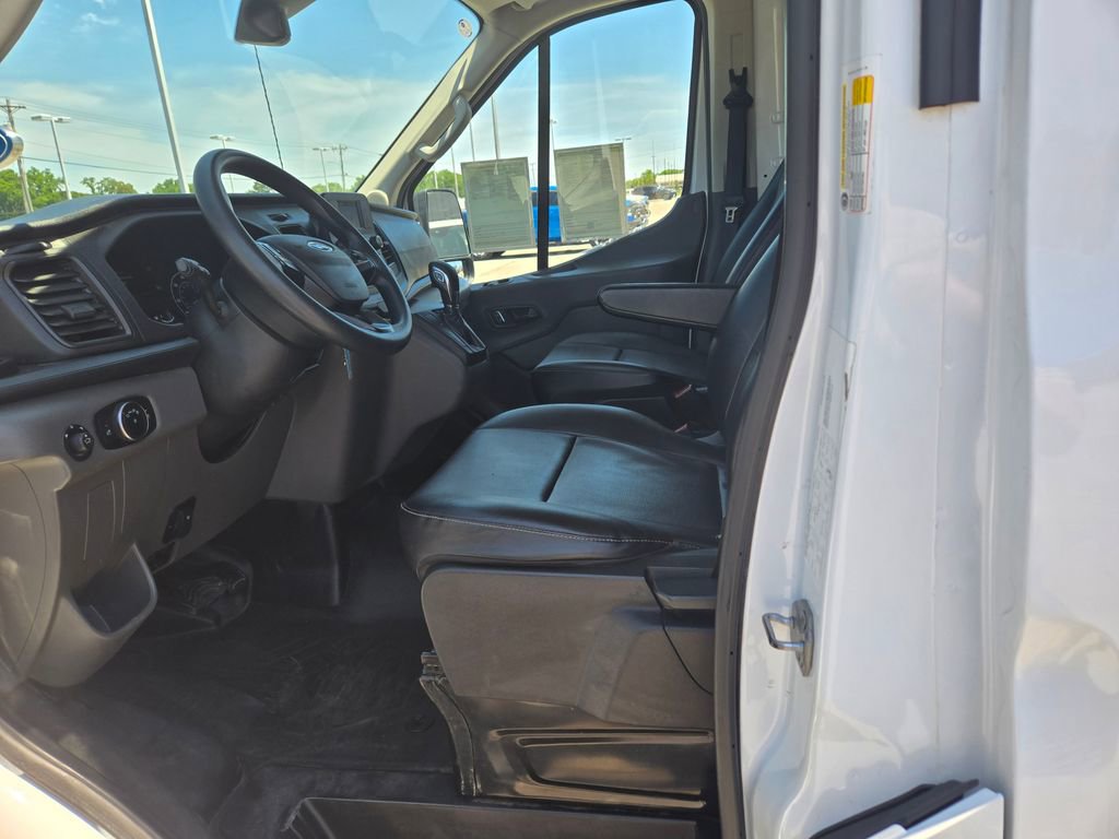 Used 2023 Ford Transit 350 DRW RWD image 7