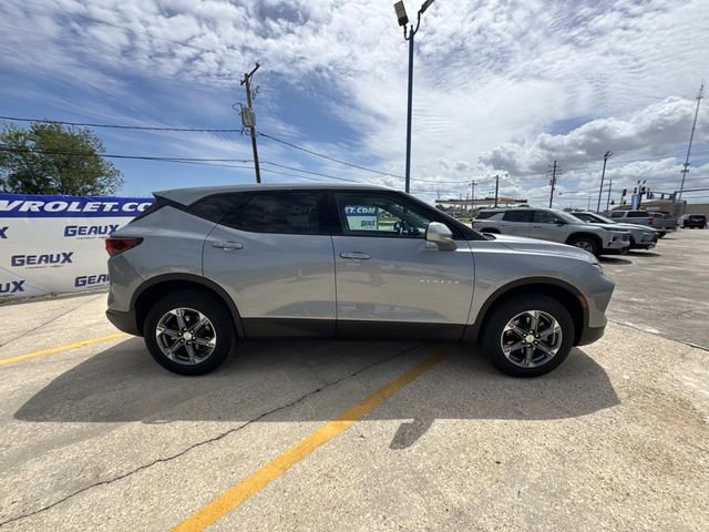 Used 2025 Chevrolet Blazer LT FWD image 8