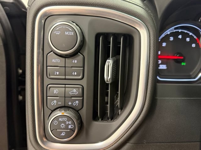 Certified 2022 Chevrolet Silverado 1500 LTZ AWD/4WD image 17