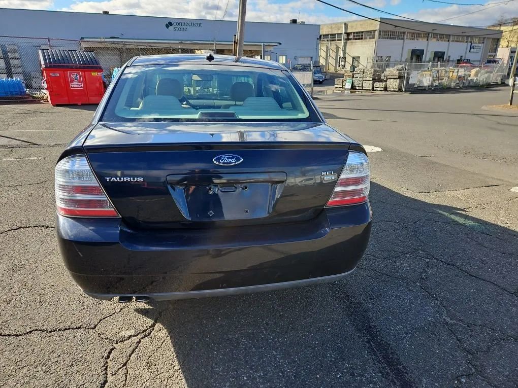 Used 2008 Ford Taurus SEL image 9