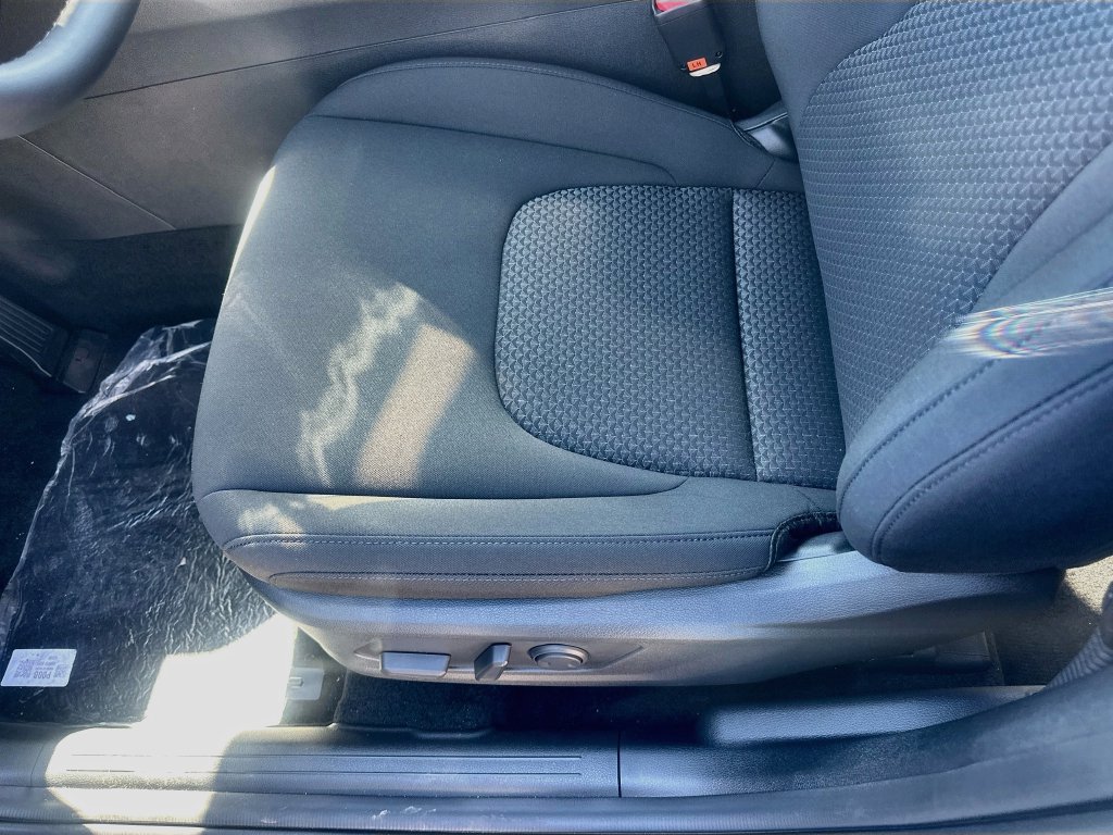 New 2027 Kia Sportage S FWD image 18