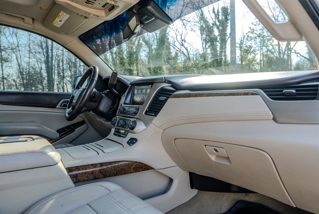 Used 2015 GMC Yukon XL Denali w/ Premium Package RWD image 35