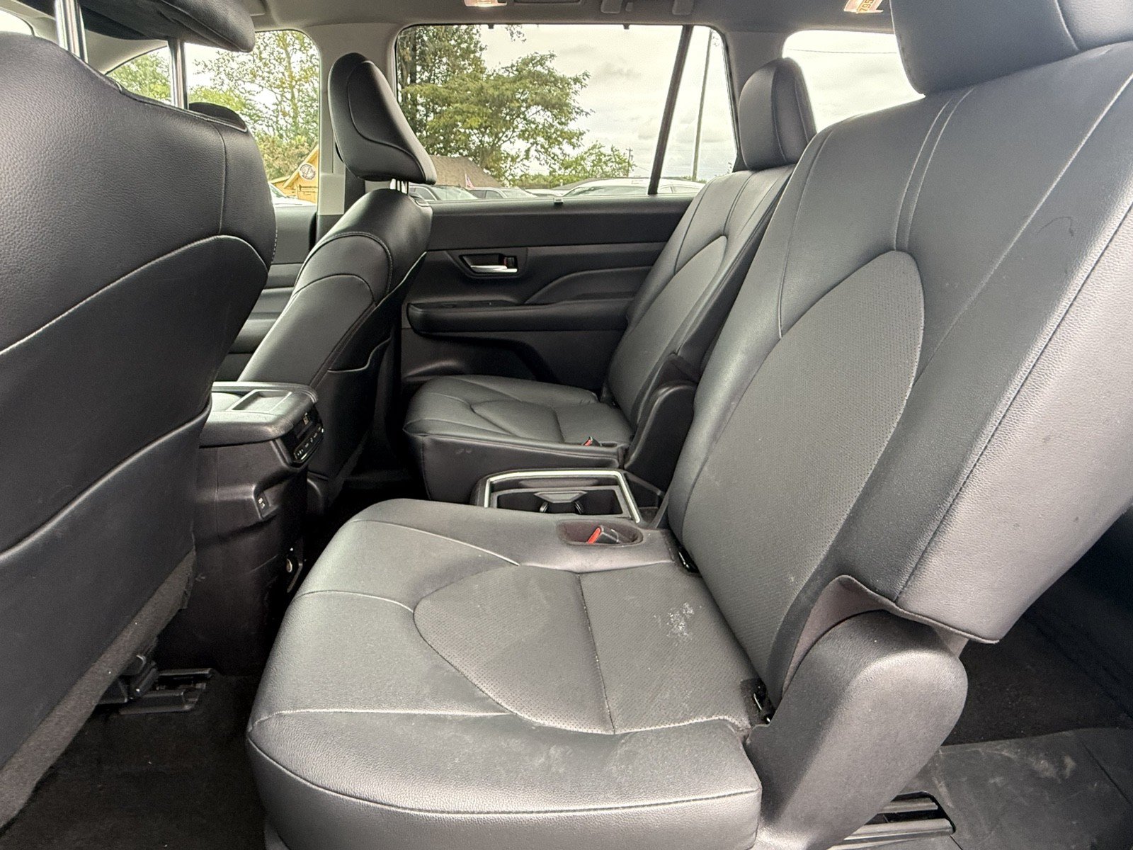 Used 2025 Toyota Grand Highlander AWD image 18