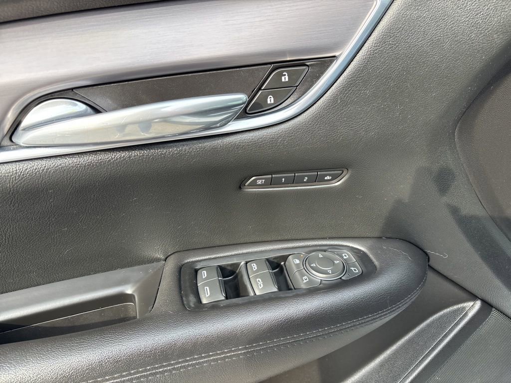 Used 2018 Cadillac XT5 Luxury w/ Driver Awareness Package image 33