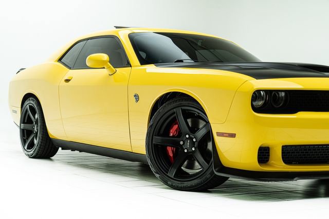 Used 2017 Dodge Challenger SRT Hellcat image 3