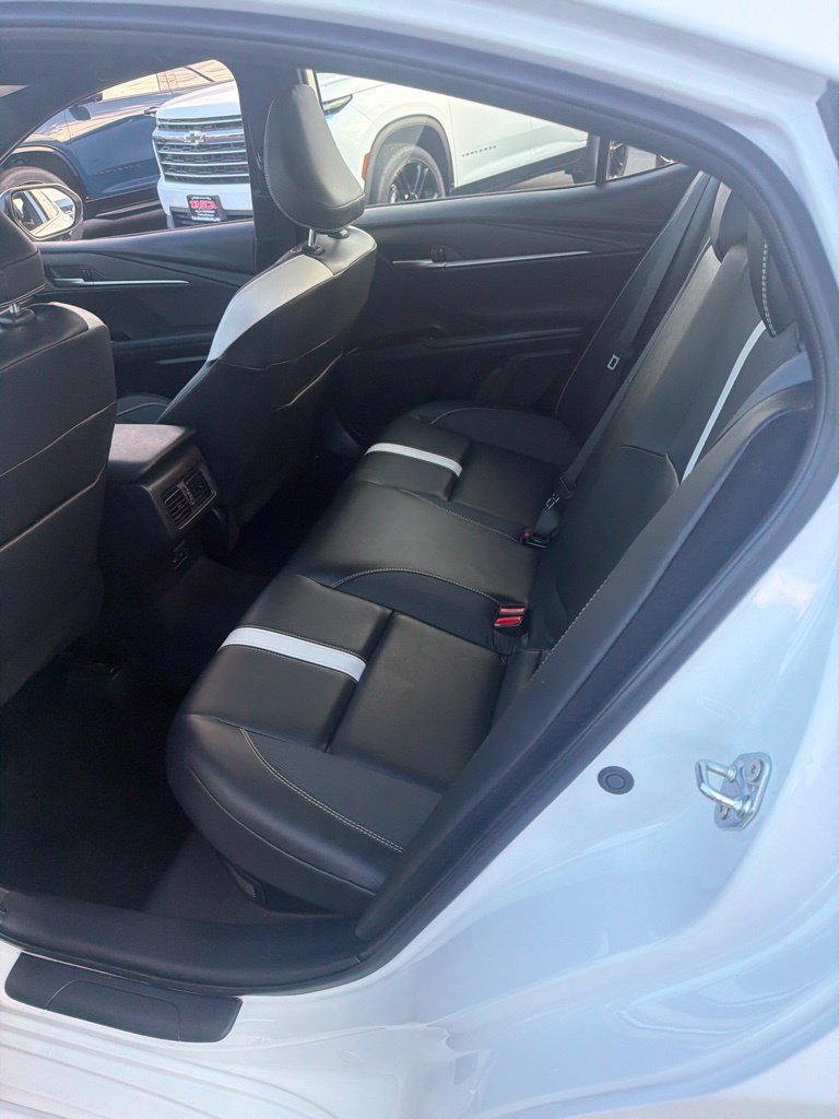 Used 2025 Toyota Camry SE FWD image 13