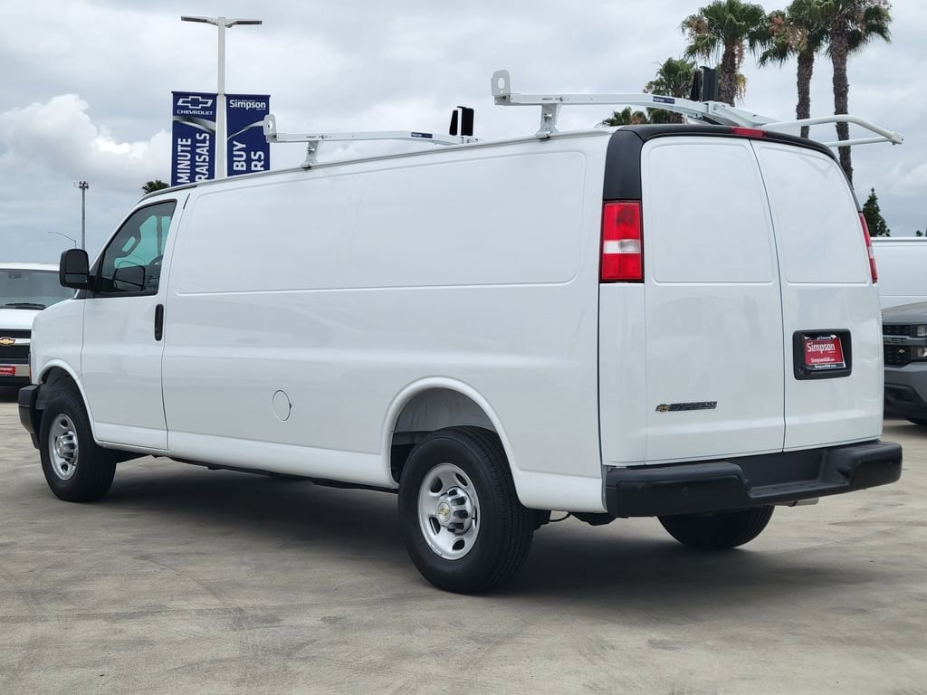 New 2026 Chevrolet Express 2500 Extended w/ Communications Package RWD image 2