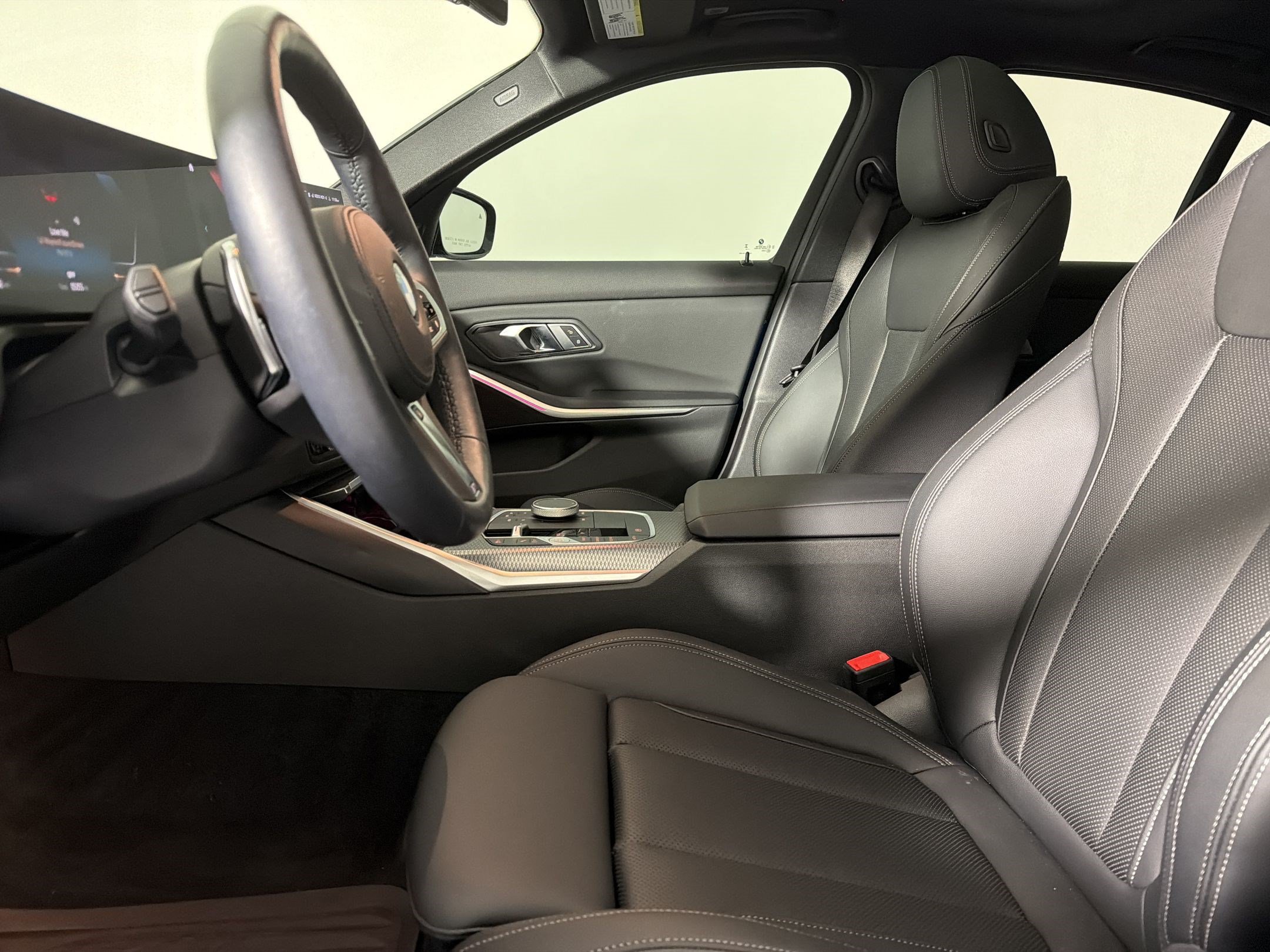 Certified 2023 BMW 330i Sedan w/ M Sport Package RWD image 4