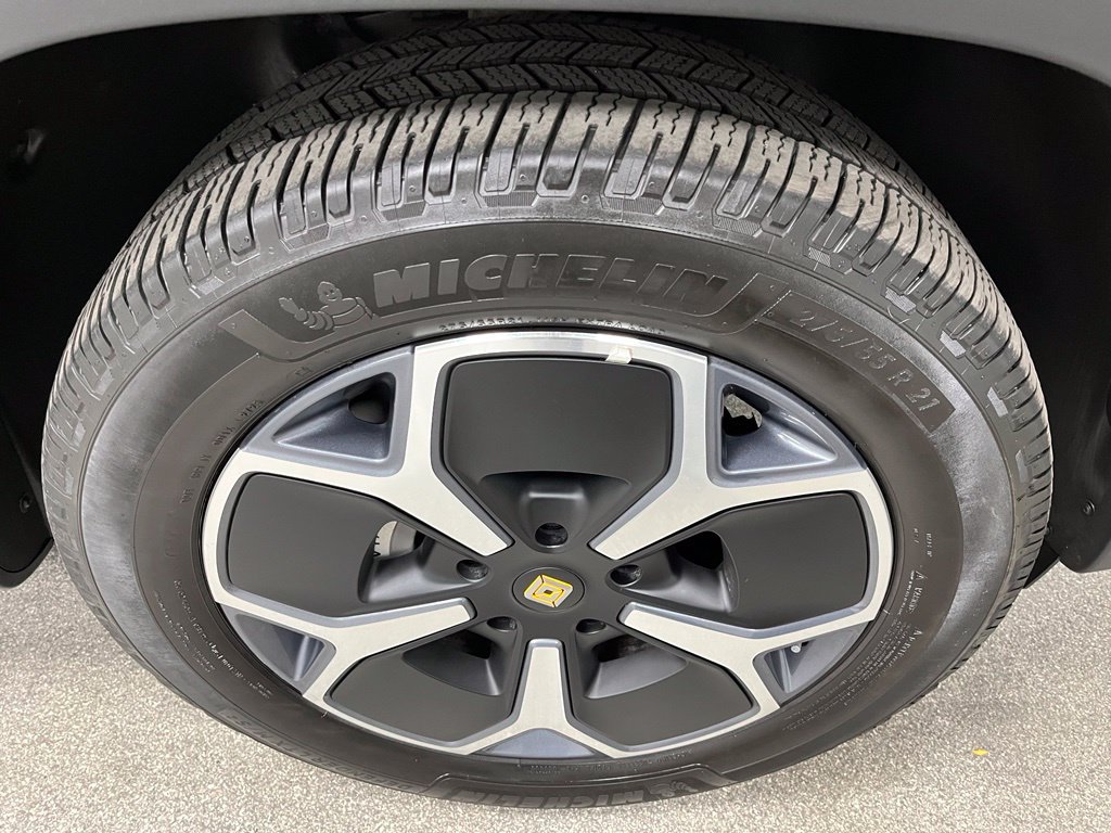 Used 2023 Rivian R1T Adventure Dual AWD/4WD image 18