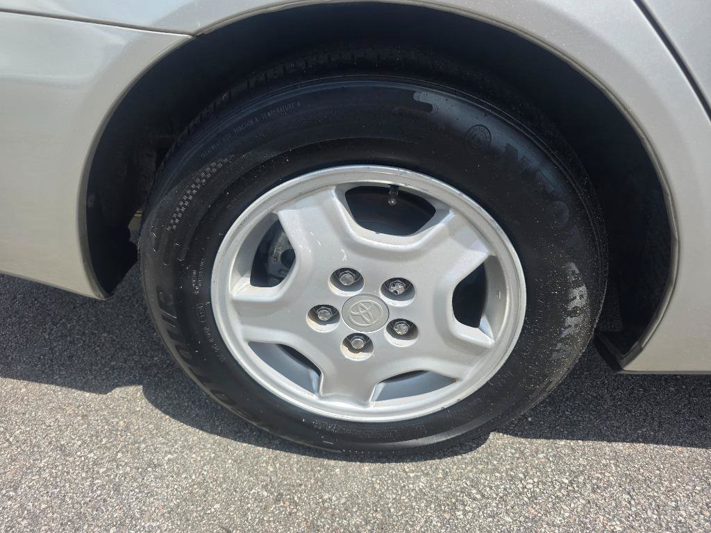 Used 2002 Toyota Camry LE FWD image 18