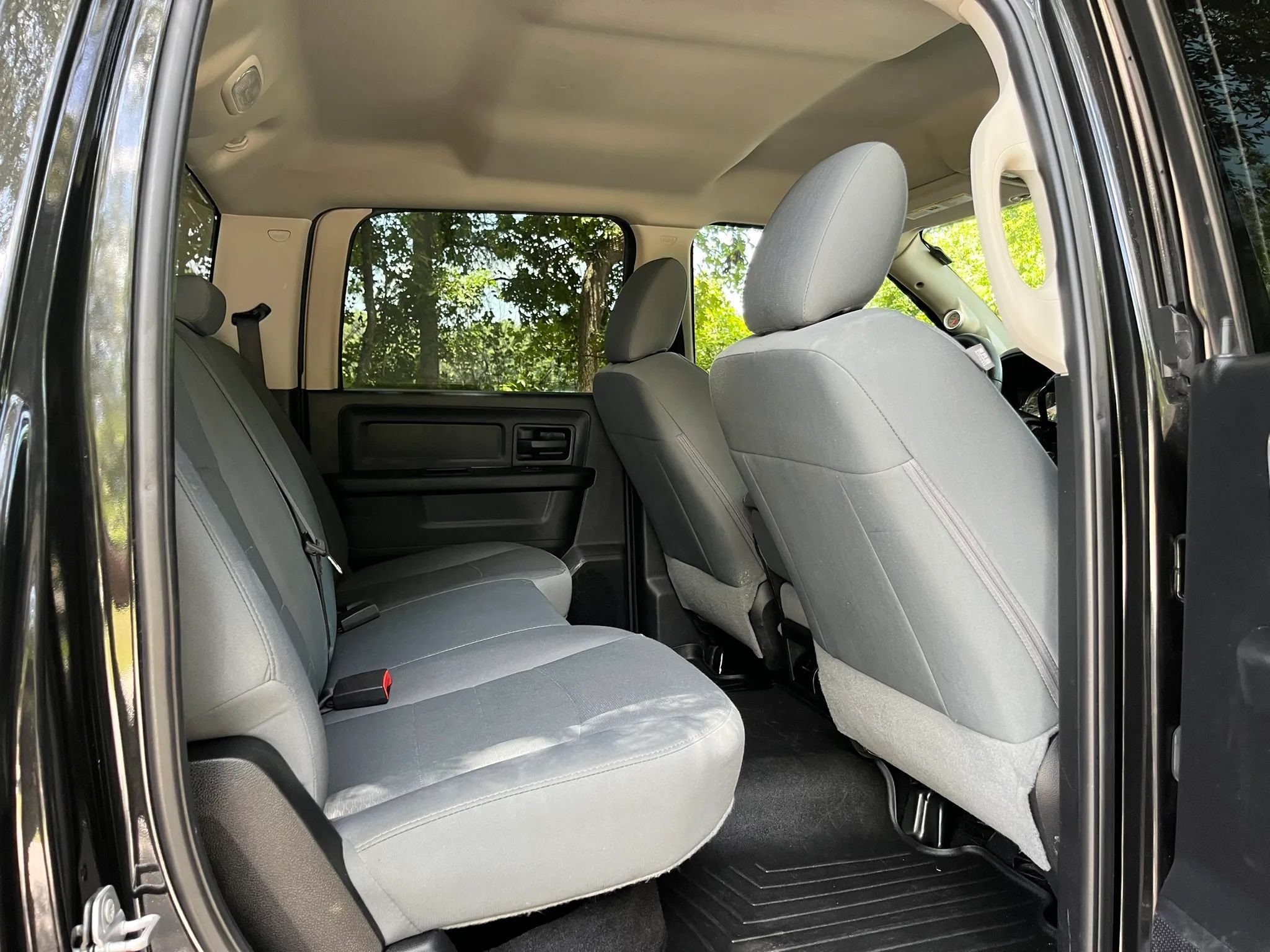 Used 2018 RAM 2500 Tradesman w/ Chrome Appearance Group AWD/4WD image 17
